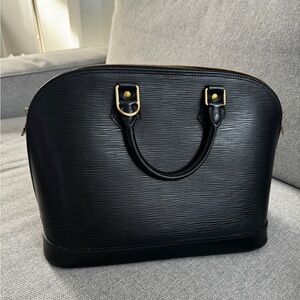 AUTHENTIC LOUIS VUITTON ALMA MM
